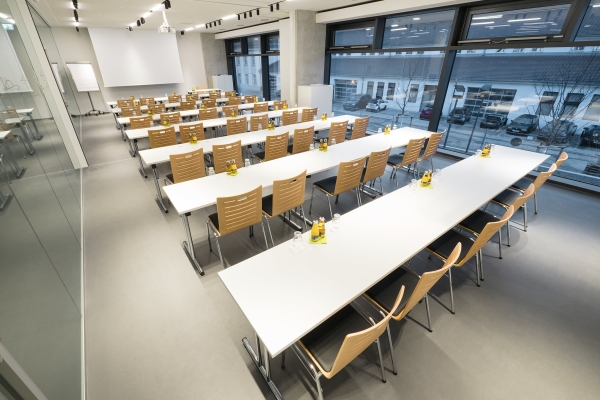 V8 HOTEL Motorworld Region Stuttgart